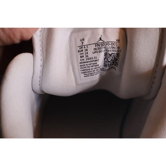 Nike Air Jordan 1 Low SE ‘Metallic Silver’ (FN5030‑001) – Women’s 7 - Picture 8 of 8